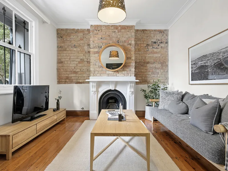 Oversized terrace in convenient Location!