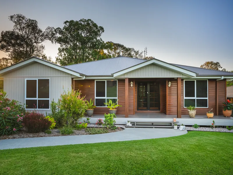 Immaculate Family Home on 931m2 block