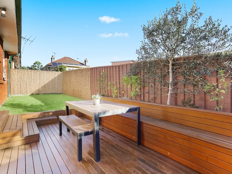 Inviting Easycare Villa Offering Superb Convenience