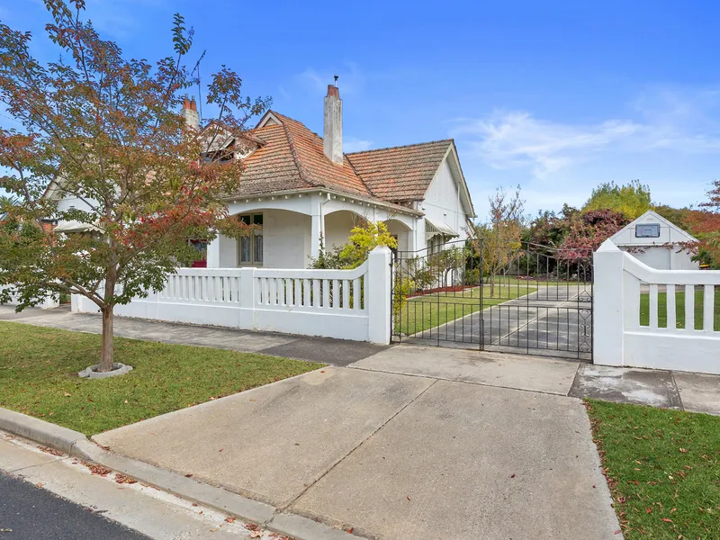 THE GRAND HOUSE ON GOULBURN