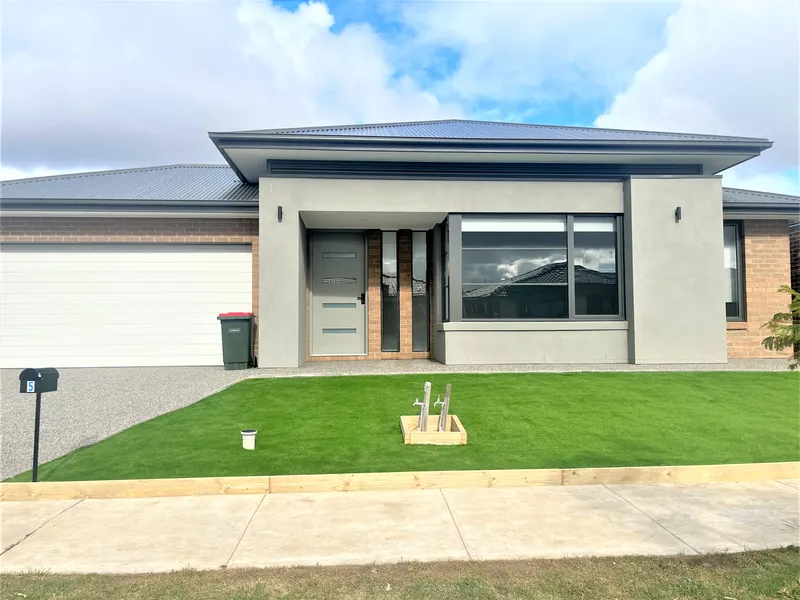 Brand New Stylish Home in Great Location