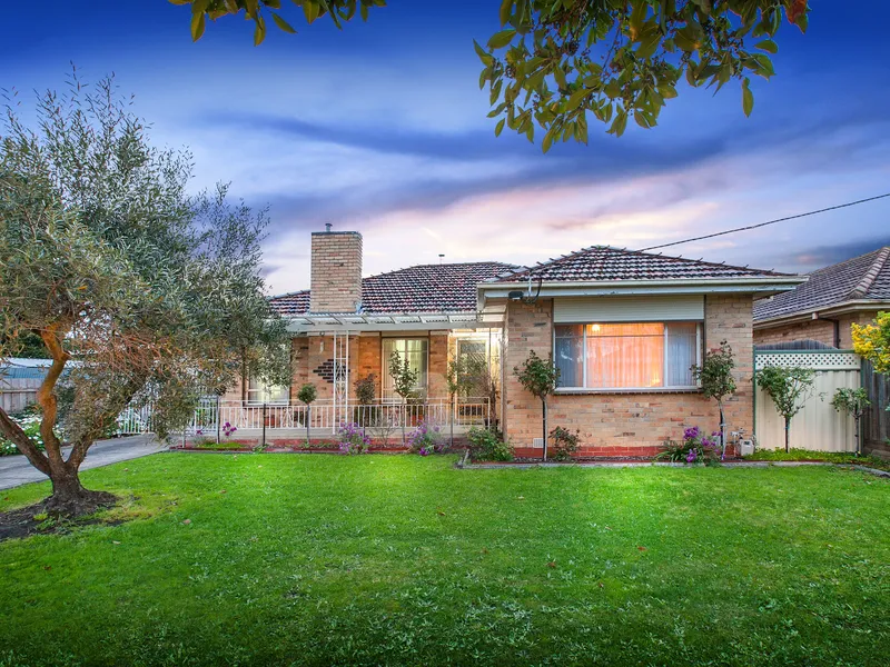 Ideal Location, Large Family Home!