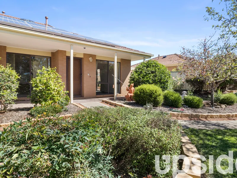 Spacious & Comfortable Retirement Villa!