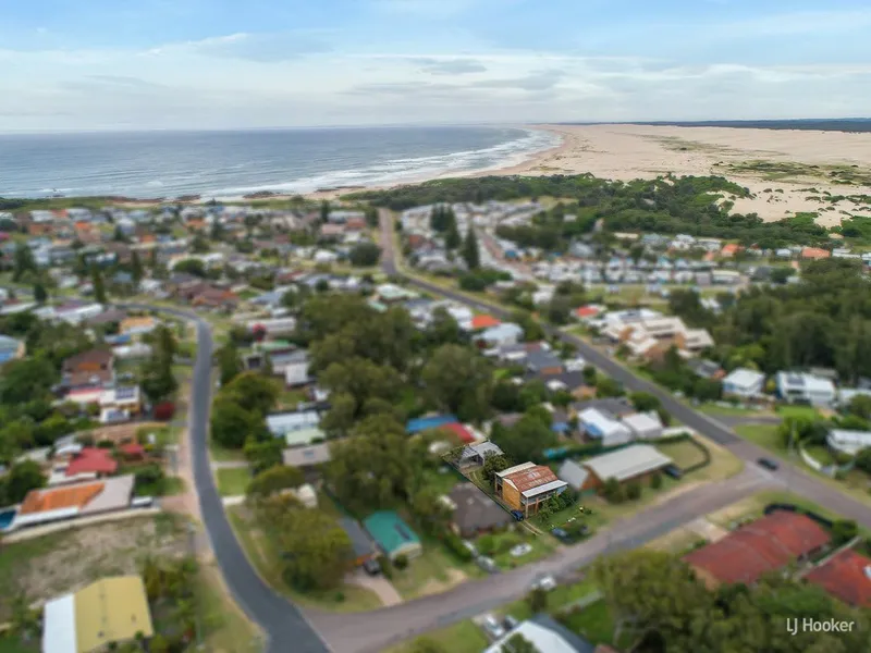 UPSTAIRS 2 BEDROOM UNIT