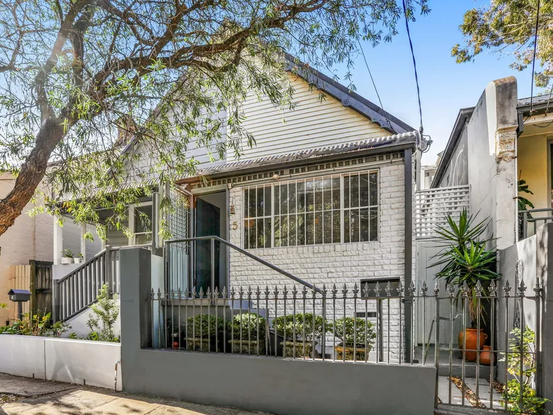 Smart Newtown lifestyle in a modernised semi