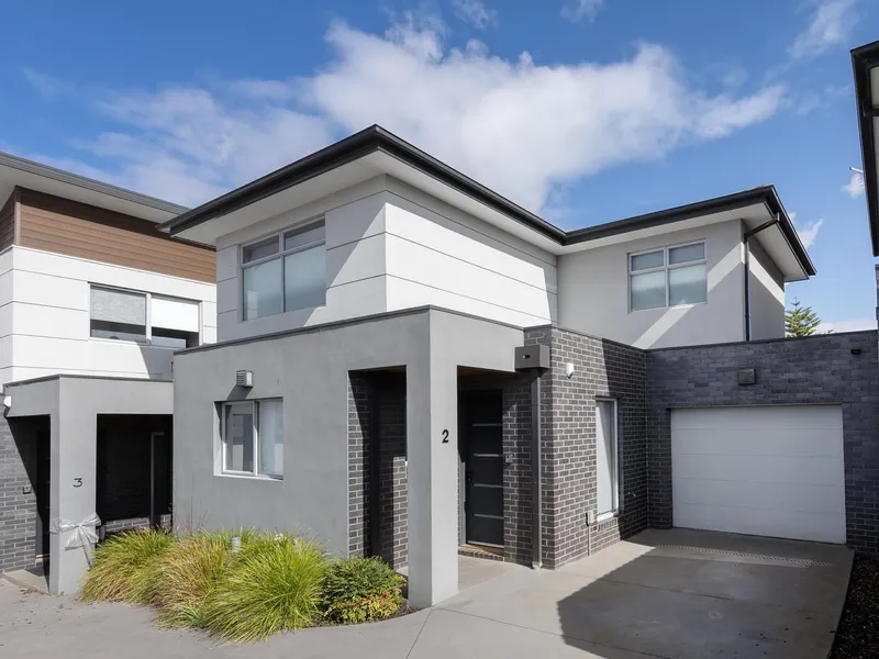 Executive townhouse with contemporary design