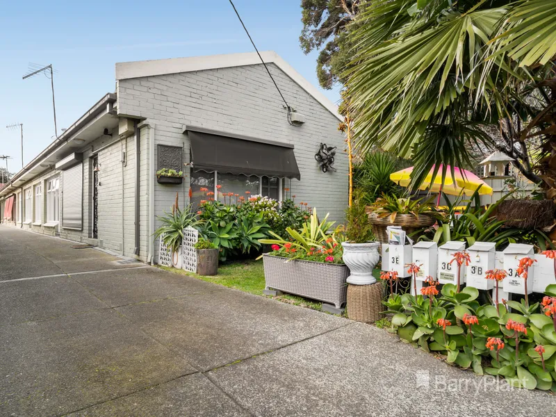 Beachside Beauty in Enviable Location.