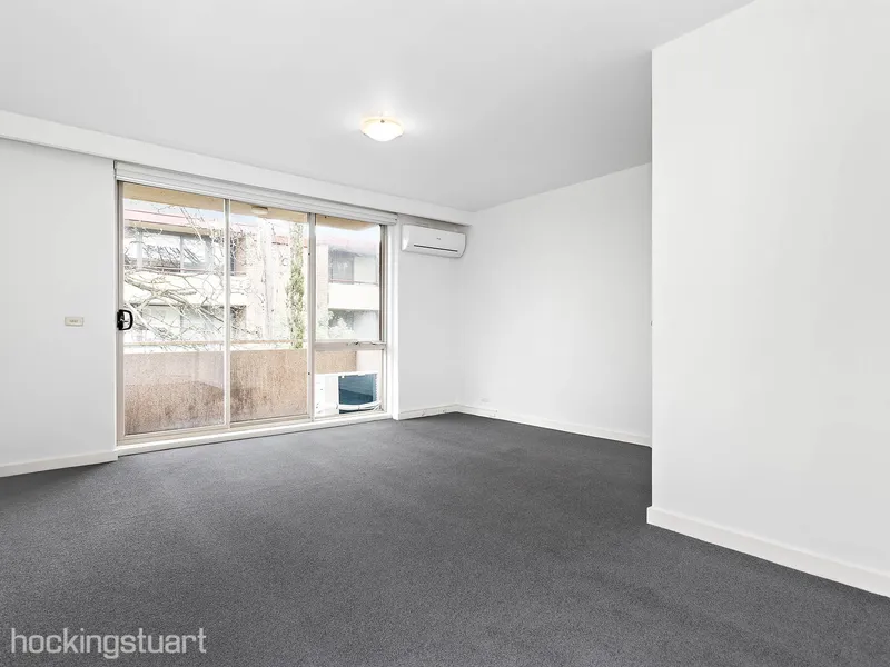 Large refurbished unit