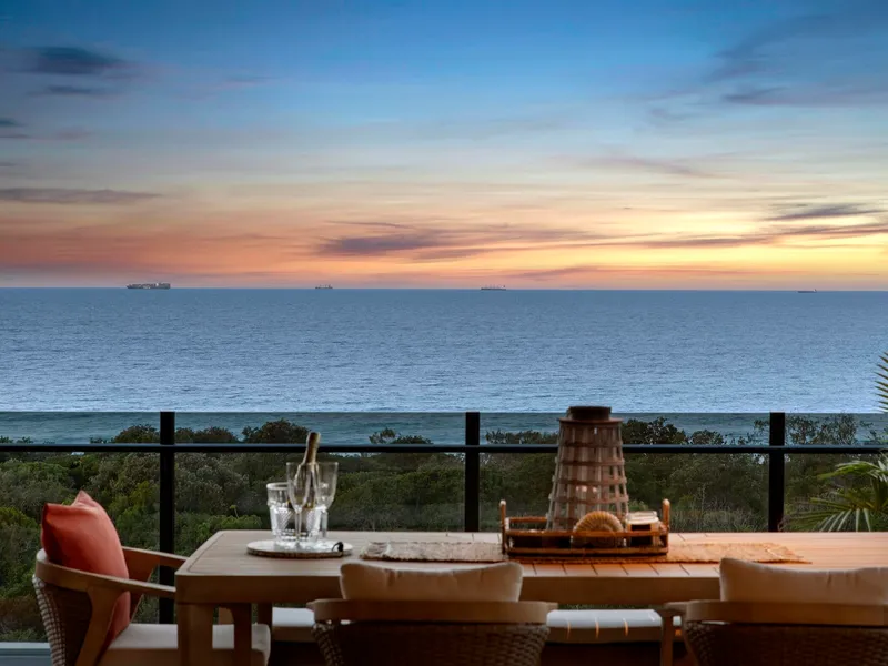 Opulent Penthouse Apartment with Stunning Ocean Vistas