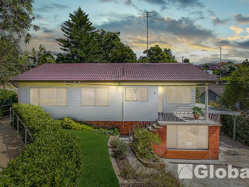 Charming Home on 1,100m Block