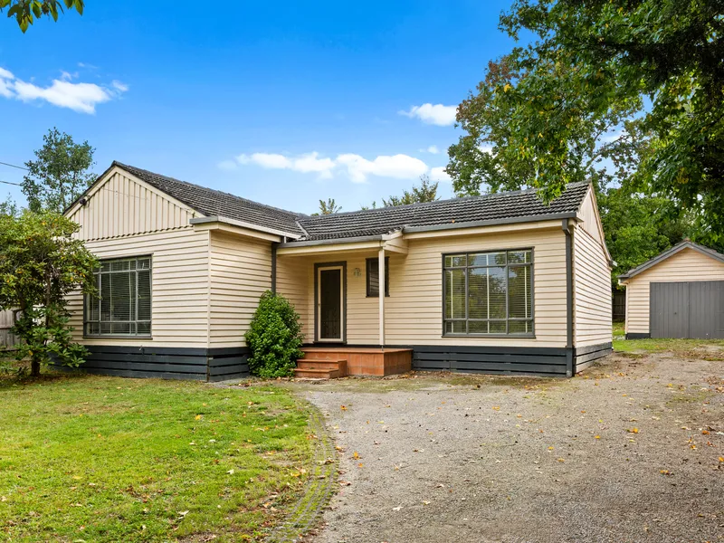 Character Weatherboard on 1086sqm Approx.