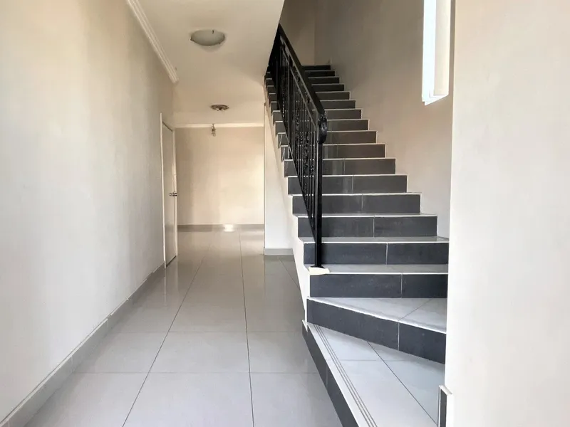 MODERN FIVE BEDROOM DUPLEX