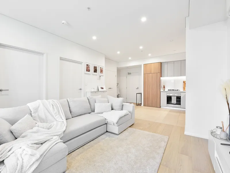 Modern 1 Bedroom + Study Apt |Auction