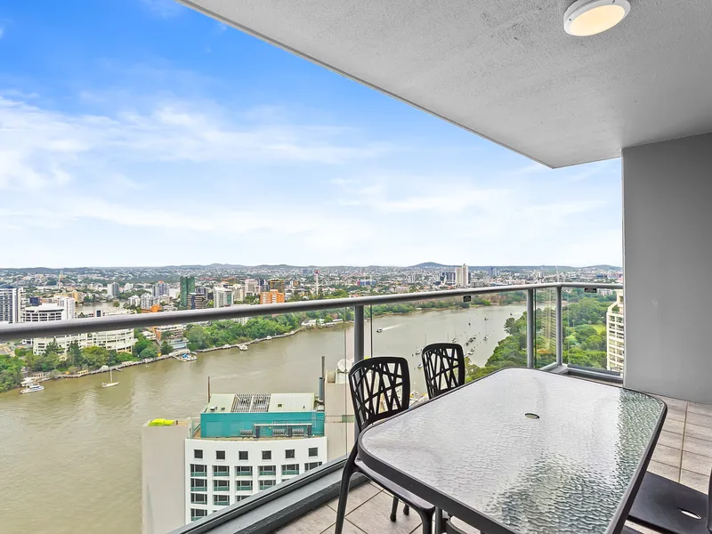 Executive Fully Furnished Apartment - Incredible River Views!