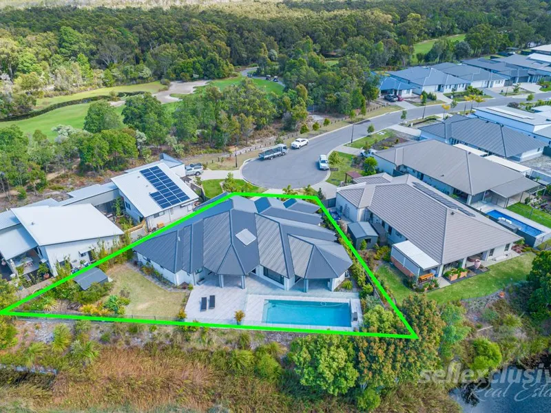 Executive Golf-Front Living at its Finest! With 42m Of Golf Frontage