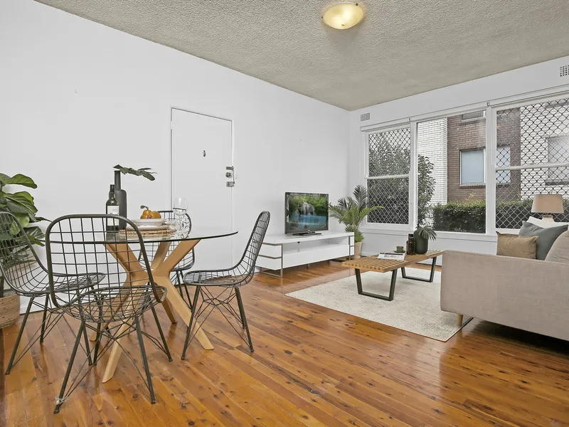 Ground floor garden apartment in convenient location!