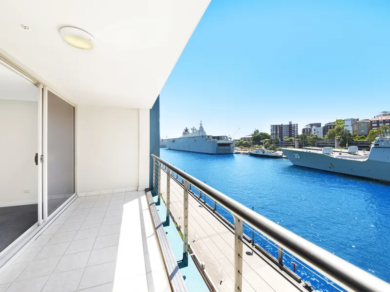 Large unfurnished apartment with balcony