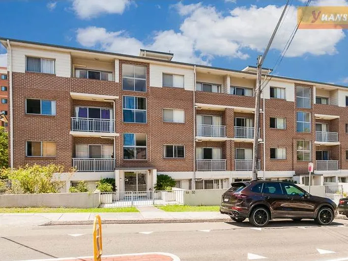 SUNDRENCHED 2 BEDROOM PLUS STUDY APARTMENT
