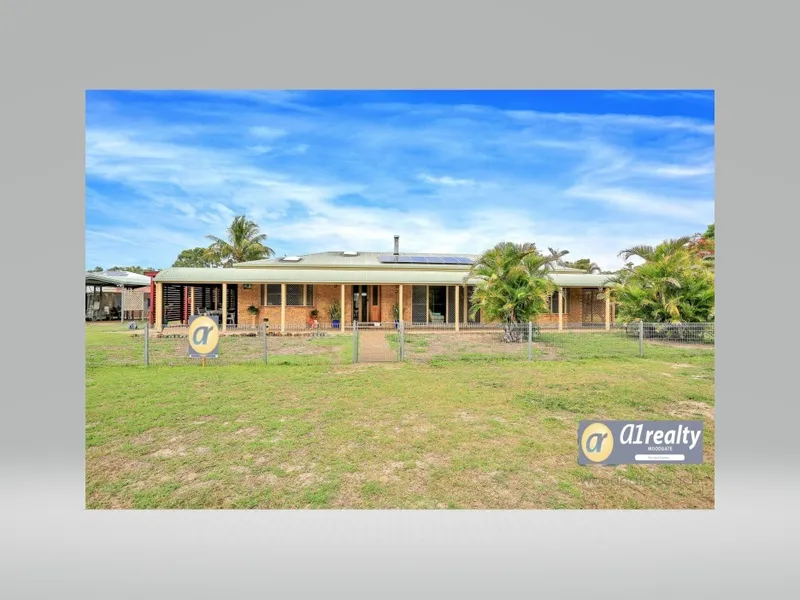 Country style home, ocean sounds, all within minutes from the beach