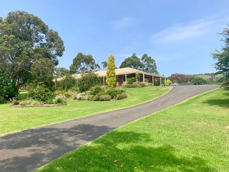 Large Family Home on Acres - Inner Town Yarragon