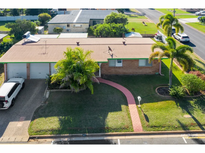 Good Sized Lowset Brick Home in the 