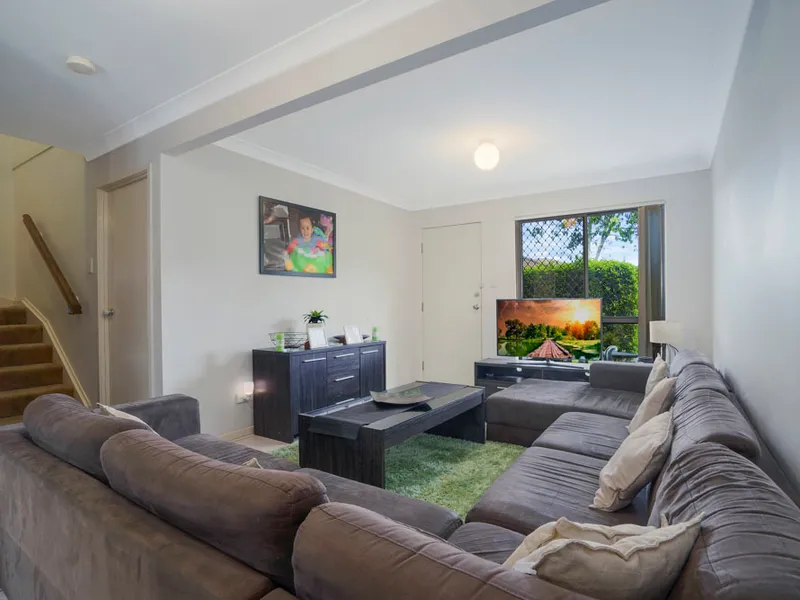 71/175 FRYAR ROAD, EAGLEBY QLD 4207 Near to pool/ Balcony/ Serious owner