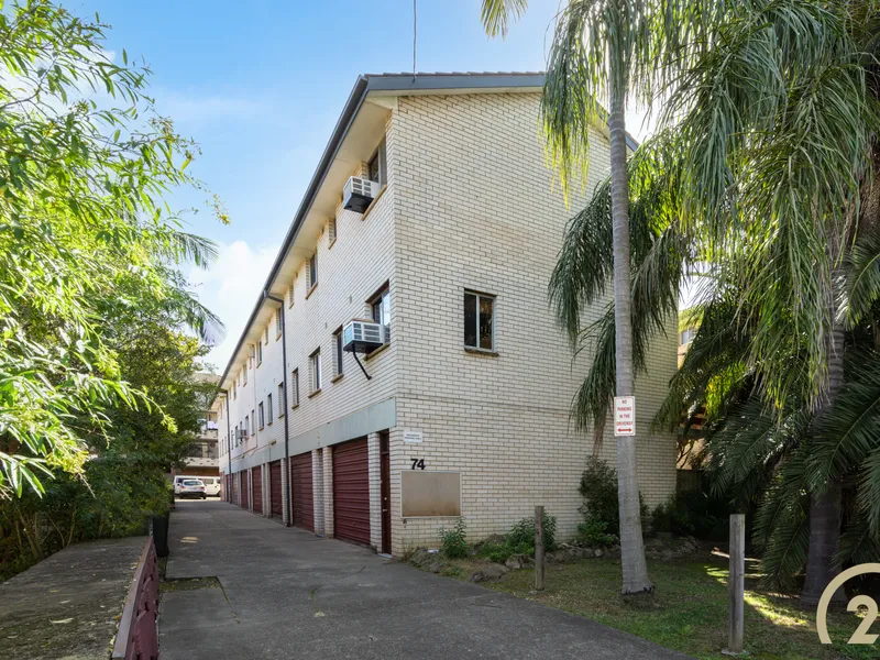 SUIT 1st HOME BUYER - WALK TO STATION - 3 STOREY TOWNHOUSE