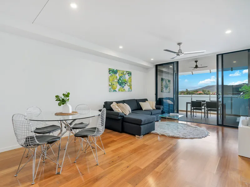 RARE 1 BED OPPORTUNITY WITHIN  THE PRESTIGIOUS CENTRA TOOWONG BUILDING! 