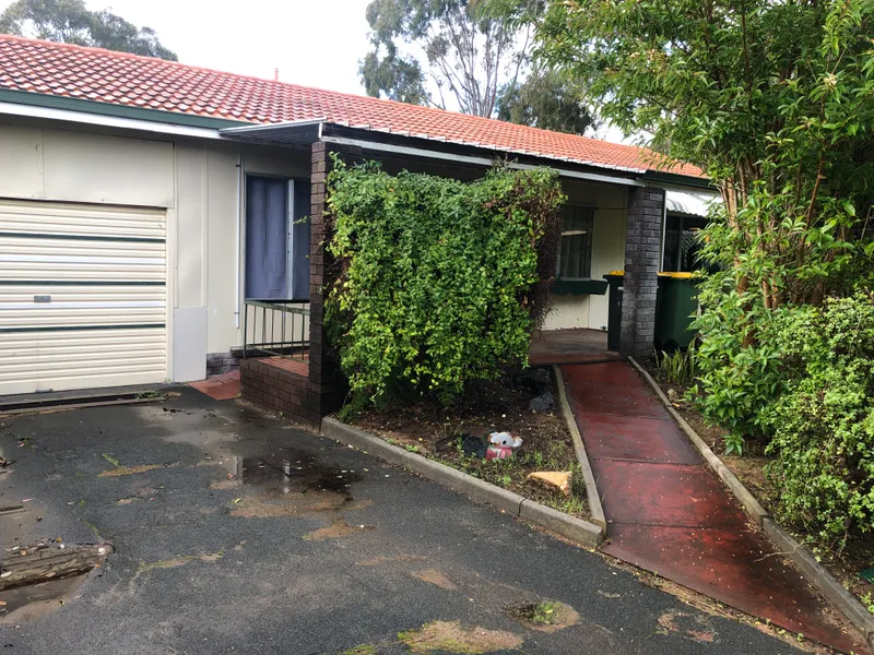 PLEASE CLICK THE BOOK NOW BUTTON FOR VIEWING TIMES 24/7!!!!