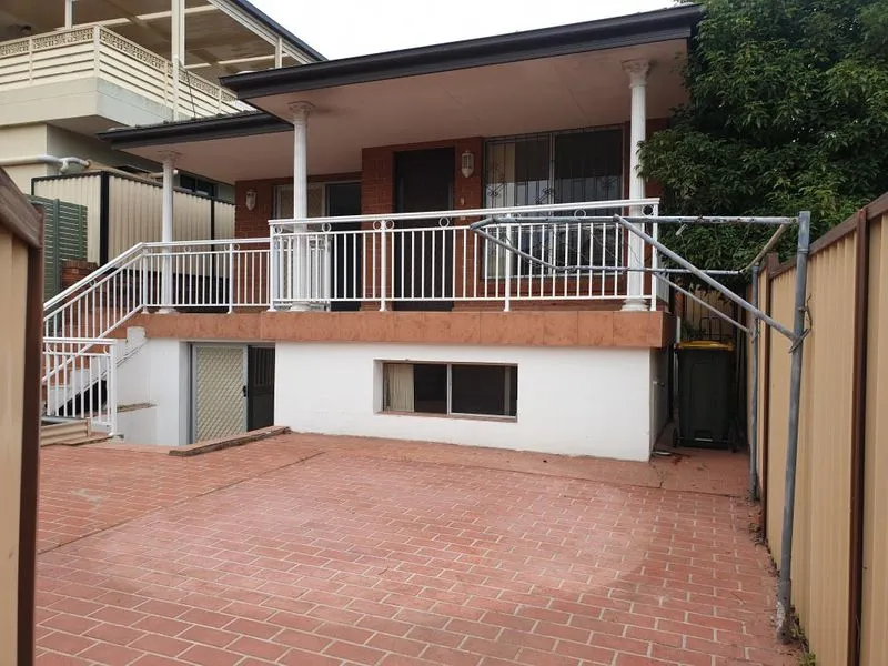 Spacious 2 or 3 Bedroom Granny Flat for Rent