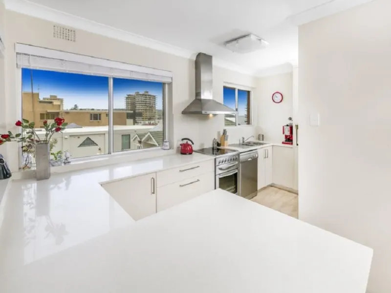 North facing stylish three bedroom apartment in boutique block of only seven.