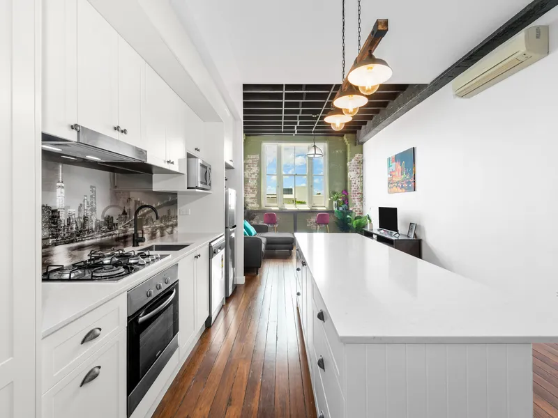 Stunning Renovation in the Ansonia Woolstore