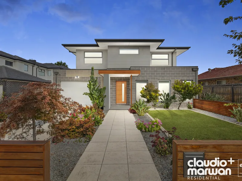 Street Frontage Masterpiece!