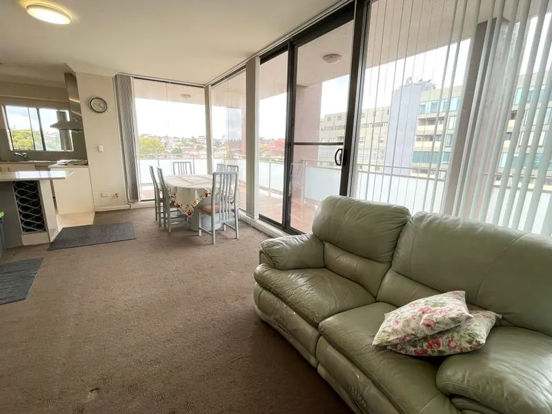 Oversized 3 bedroom unit (Furnished)