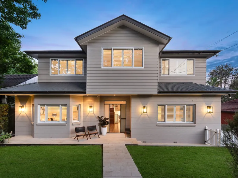 Breathtaking family showpiece in a dress-circle setting