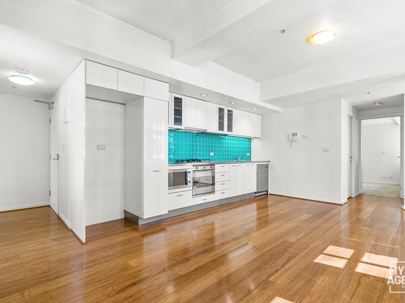 Chic Urban Retreat in the Heart of Melbourne CBD