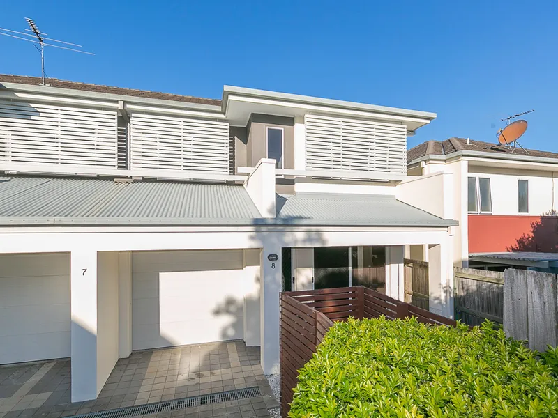 Modern Townhouse In The Heart Of Murarrie