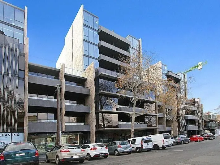 Sun-filled apartment in secure complex close to Smith Street