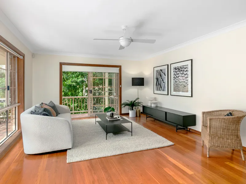 Townhouse on the hill at Manly