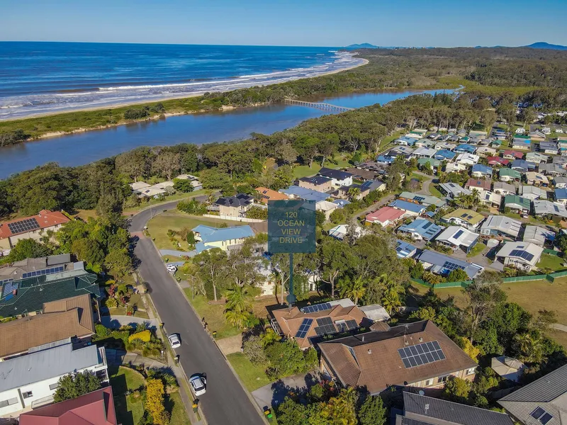 Blank canvas in a sought-after beachside location...