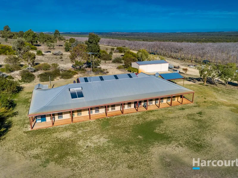 Lifestyle Property Just Half an Hour from the Beach!