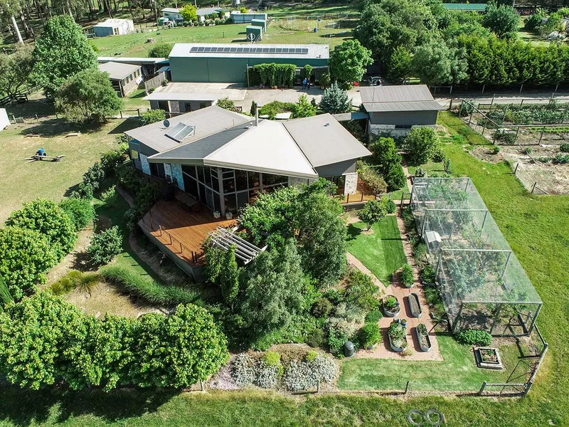 COUNTRY LIVING WITHOUT COMPROMISE