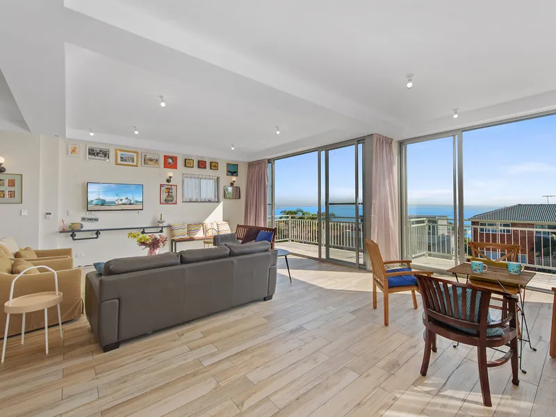 MODERN 5 BEDROOM HOUSE IN FABULOUS LOCATION