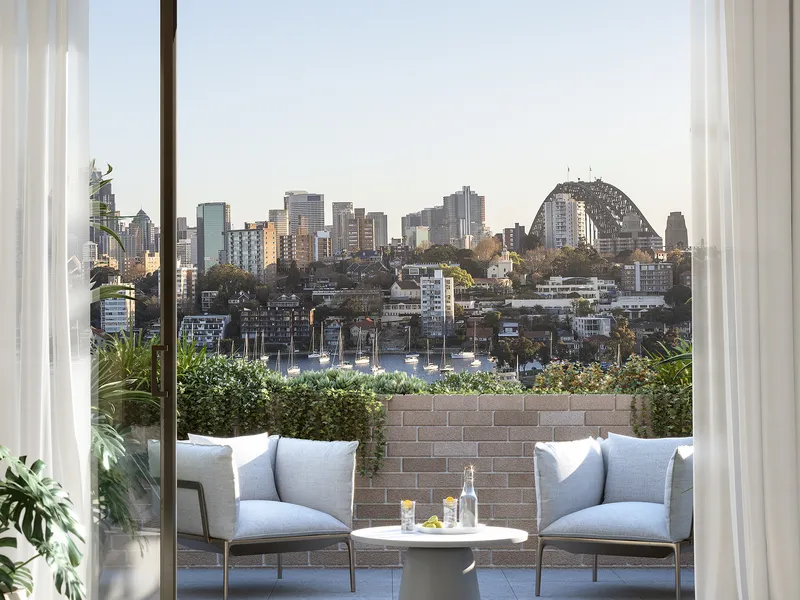 Luxury Apartment with South West harbour views