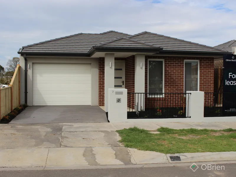 3 BEDROOM HOME IN THE HEART OF PAKENHAM!