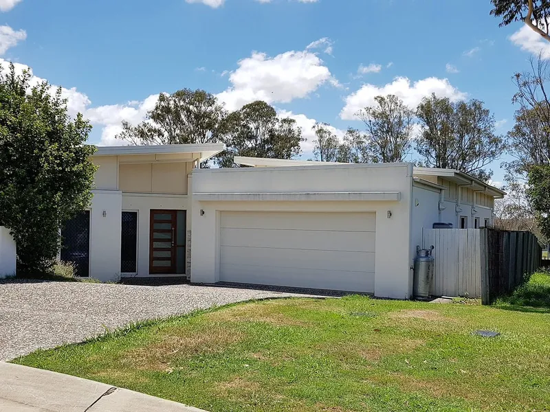 ENORMOUS HOME WITH ALMOST EVERYTHING!