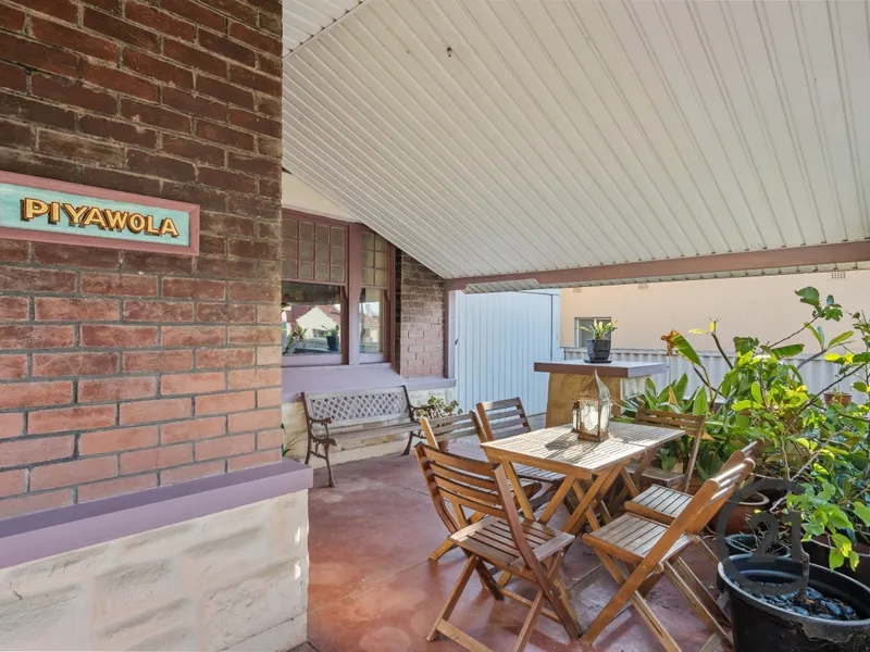 Upholding a tradition....... Gentleman's Bunglow in coastal strip......Opportunities Galore!