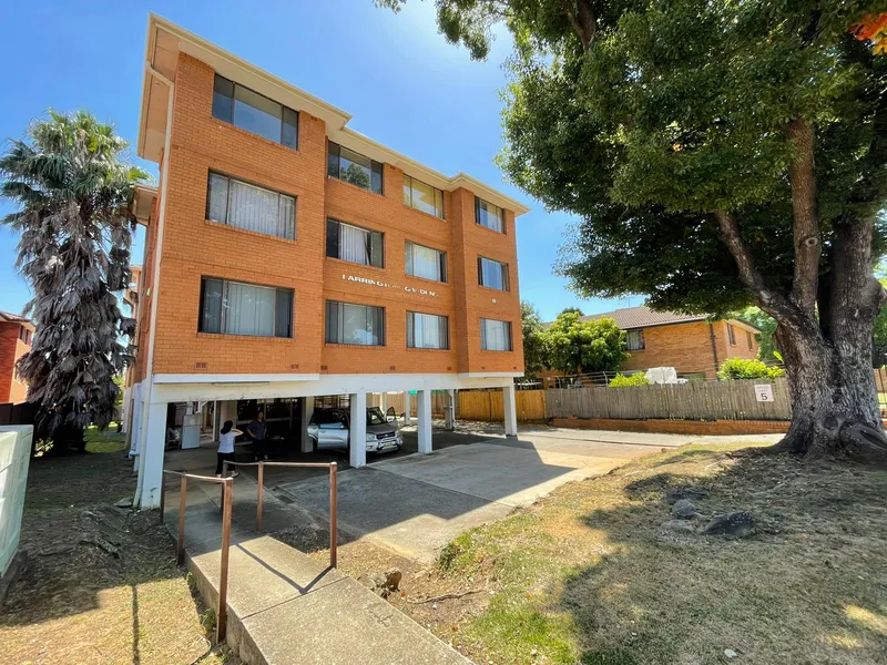 Top Floor 2 Bedroom Unit in CABRAMATTA