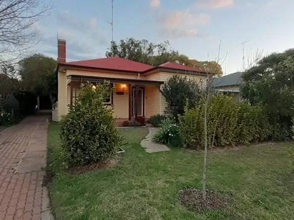 Fully Furnished home in South Dubbo
