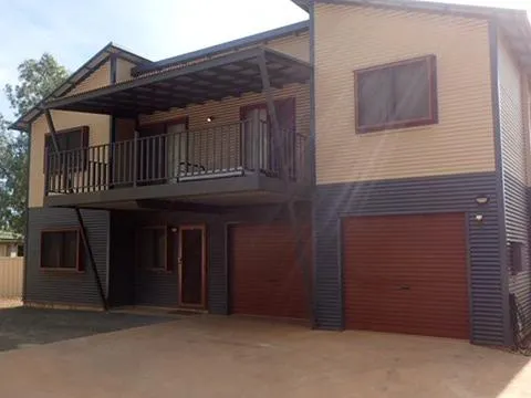 VERSATILE HOME - Huge 5x3 Close to CBD